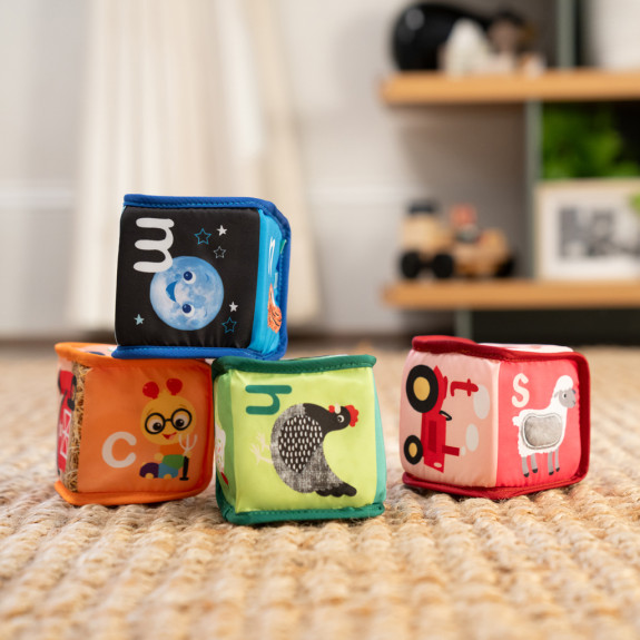 Hračka textilné kocky abeceda Alpha Stacks™ 4 ks 3 m+ Baby Einstein