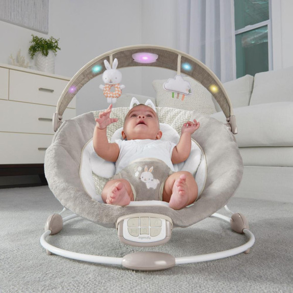 Lehátko vibrujúce s melódiou a svetlom Twinkle Tails Ingenuity