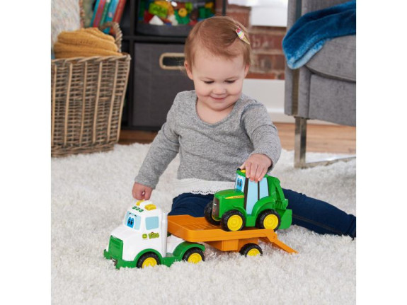 Traktor Johny s ťahačom John Deere Kids