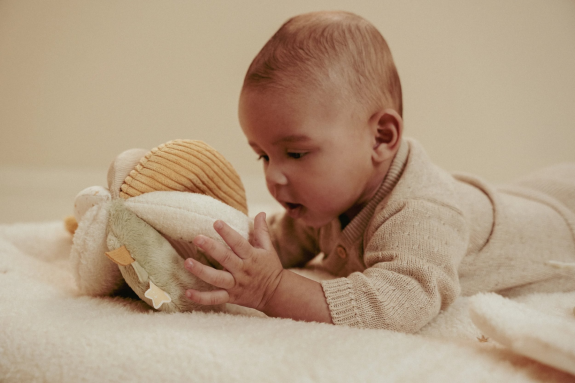 Loptička textilná Newborn Naturals Little Dutch