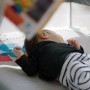 Postieľka s ohrádkou na hranie a klavírom 3 v 1 Kick & Snooze™ 0 m+ Baby Einstein