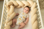 Mušelínový mantinel vrkoč 200 cm Babymatex – chránič do postieľky Pieskový