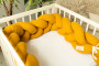 Mušelínový mantinel vrkoč 200 cm Babymatex – chránič do postieľky Okrový
